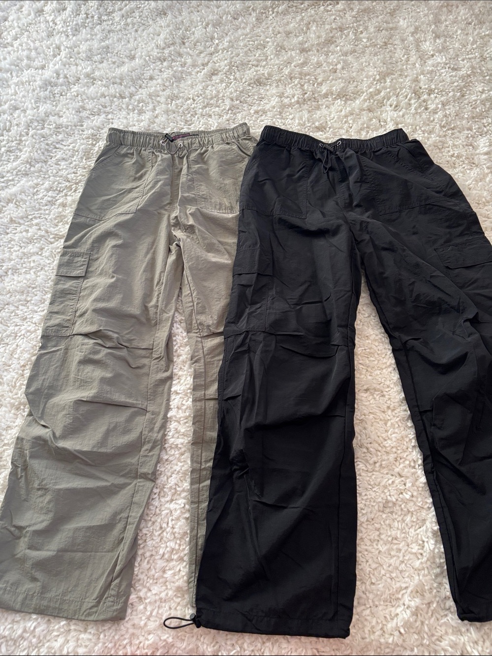 No Boundaries Women's Cargo Pants — Black & Light Gray